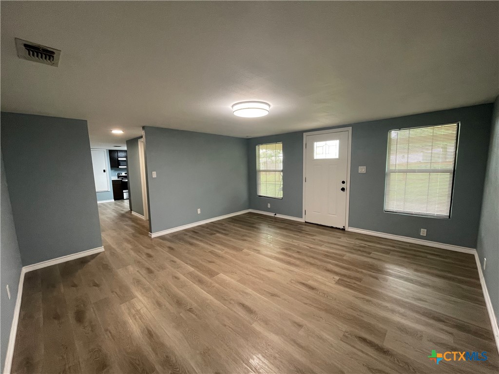 365 Forshage Boulevard Property Photo 8