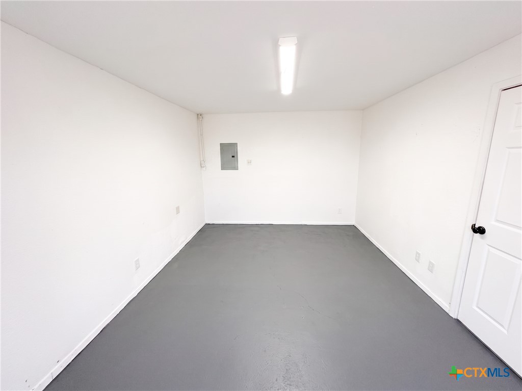 1419 Fleming Drive Warehouse 10 Property Photo 4