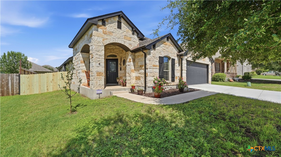 2122 Dragon Trail Property Photo 3
