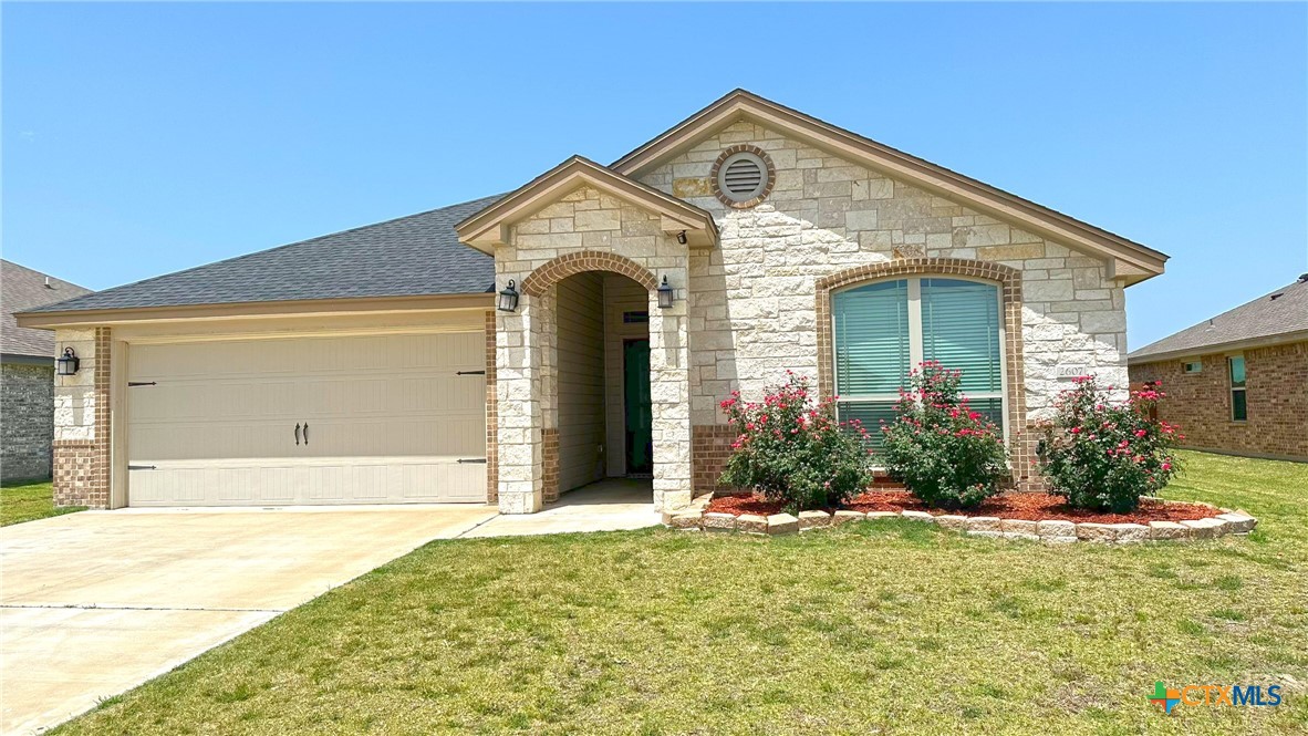 2607 Settlers Oak Drive Property Photo 1