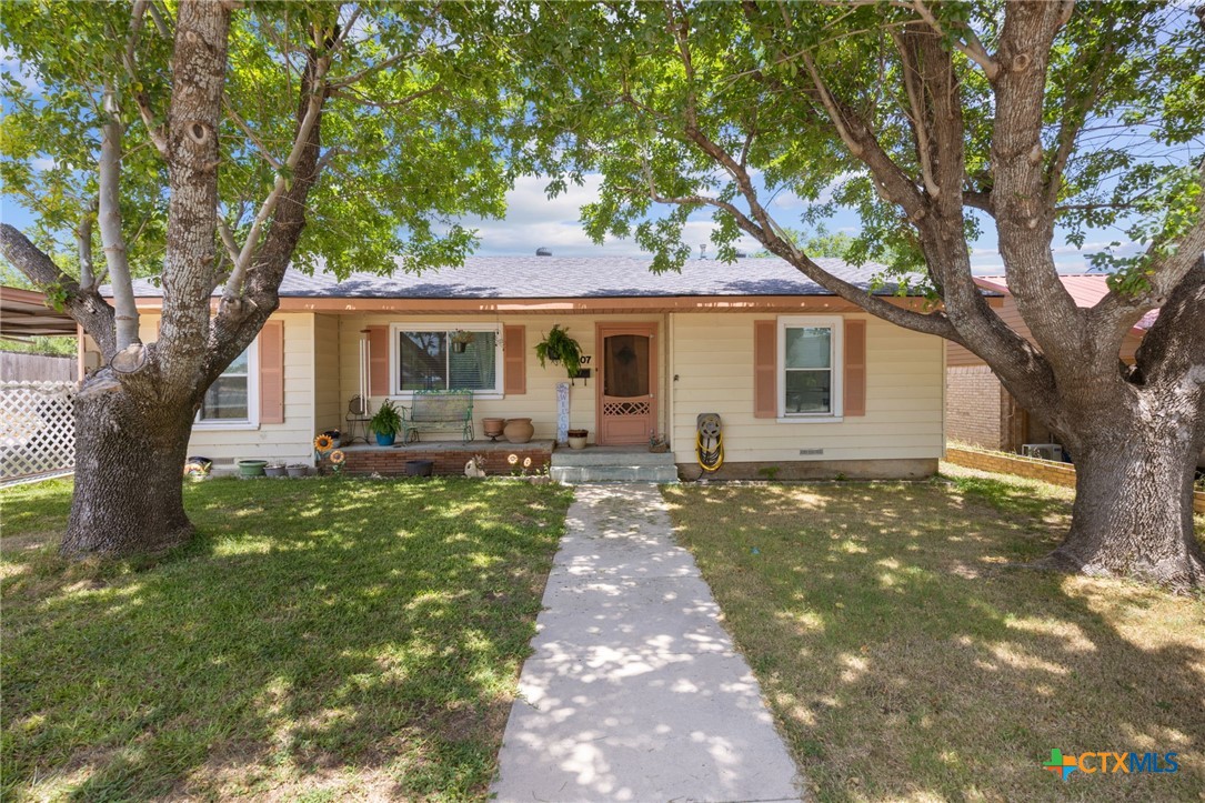 1007 W Avenue A Property Photo 2