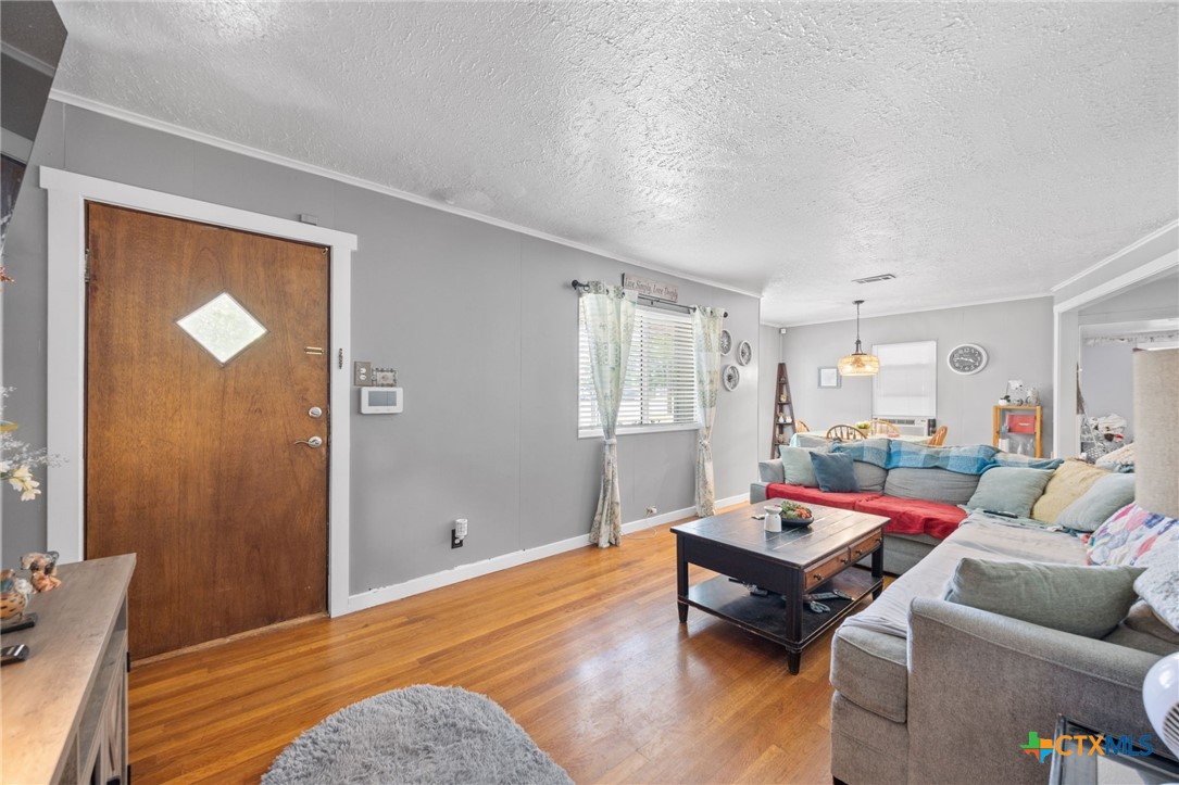 1007 W Avenue A Property Photo 11