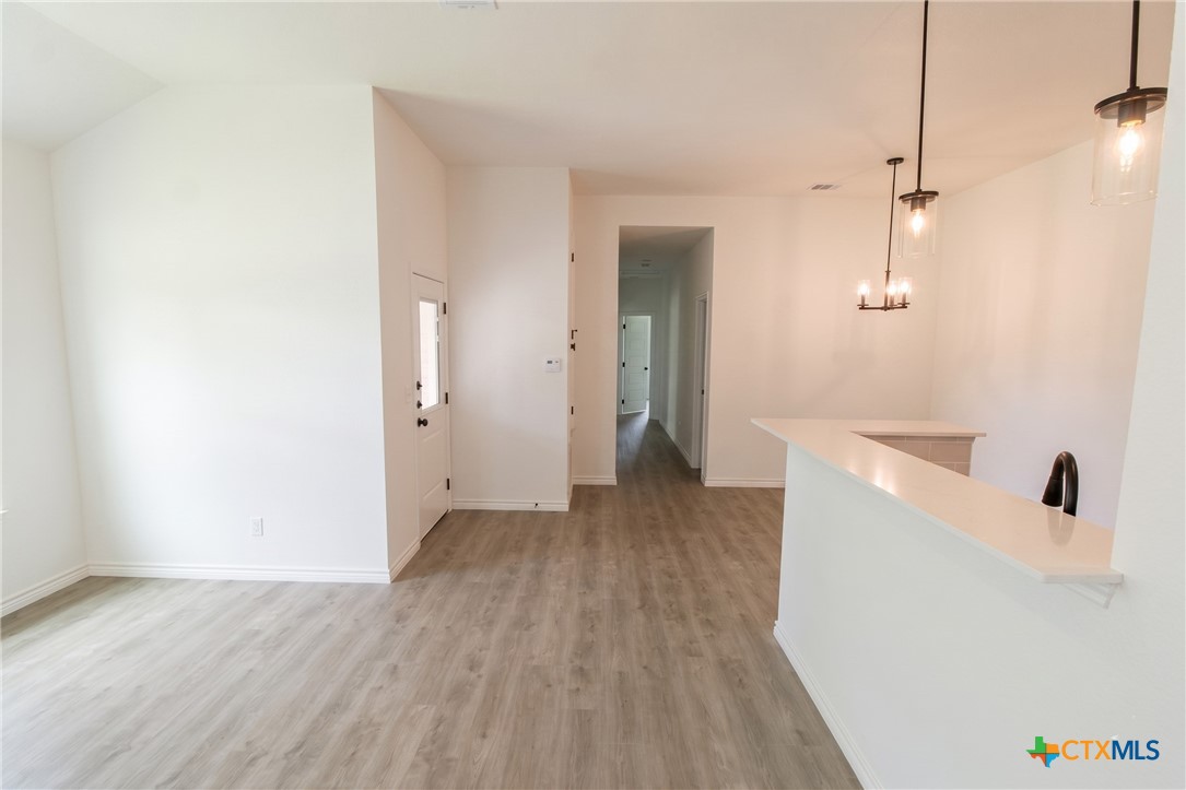 921 Ashwood Drive A Property Photo 2