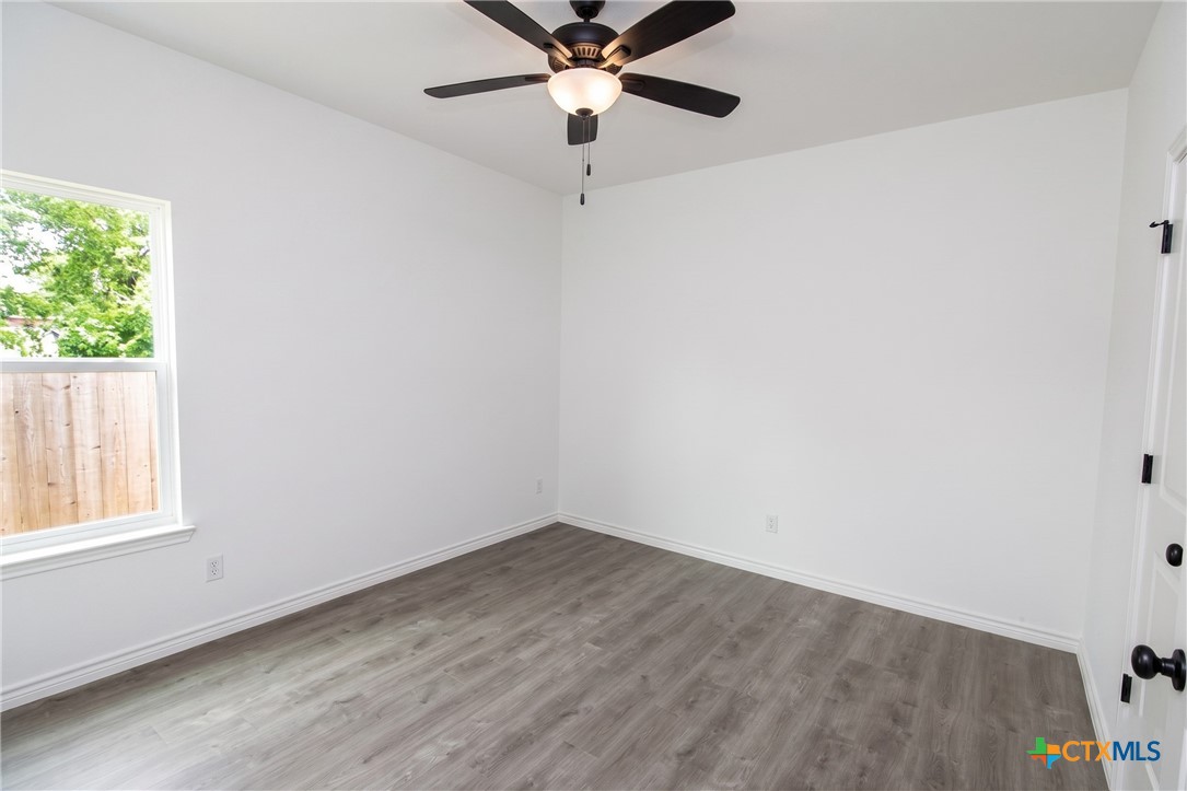921 Ashwood Drive A Property Photo 11