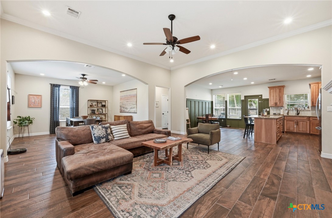 202 Cedar Hills Drive Property Photo 4