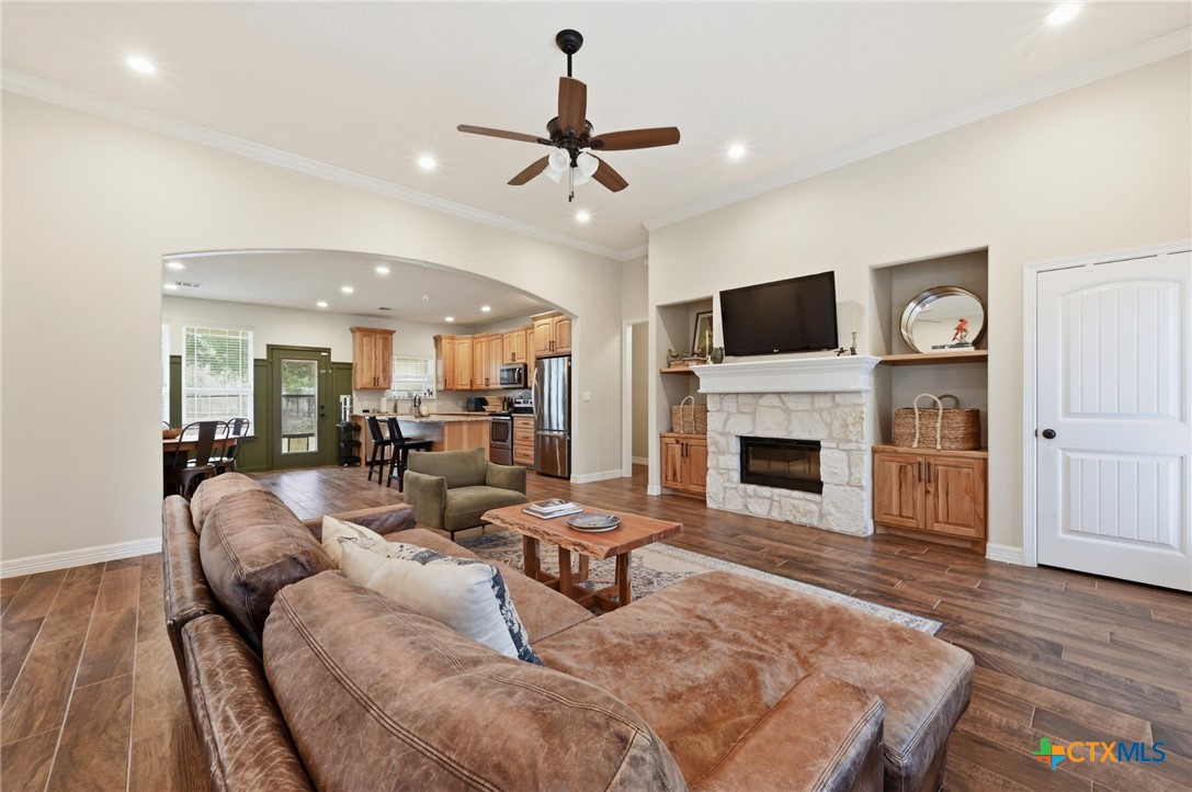202 Cedar Hills Drive Property Photo 5