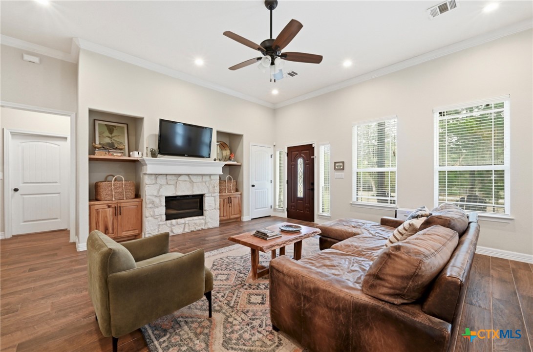202 Cedar Hills Drive Property Photo 6