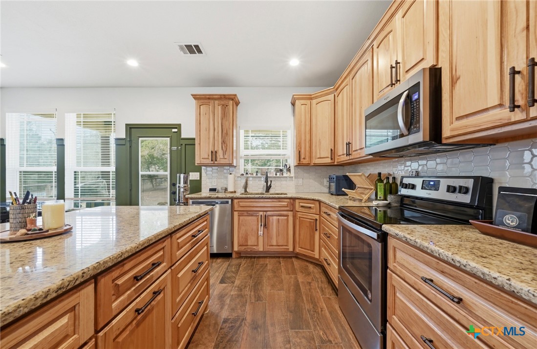 202 Cedar Hills Drive Property Photo 14