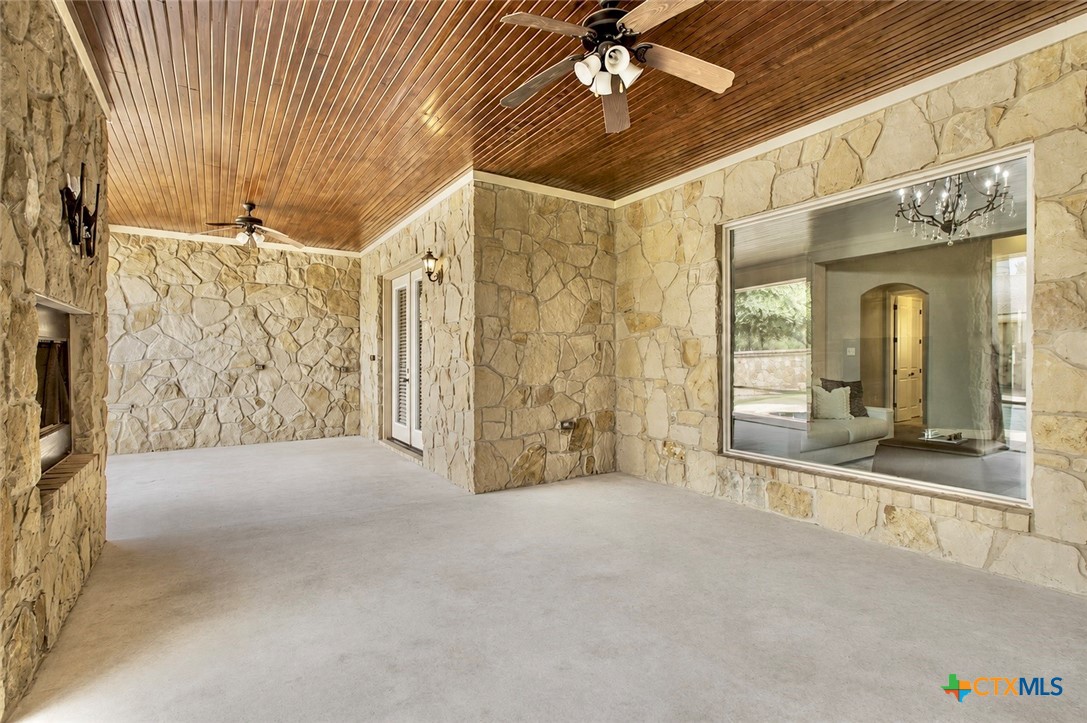 407 Creekside Drive Property Photo 39