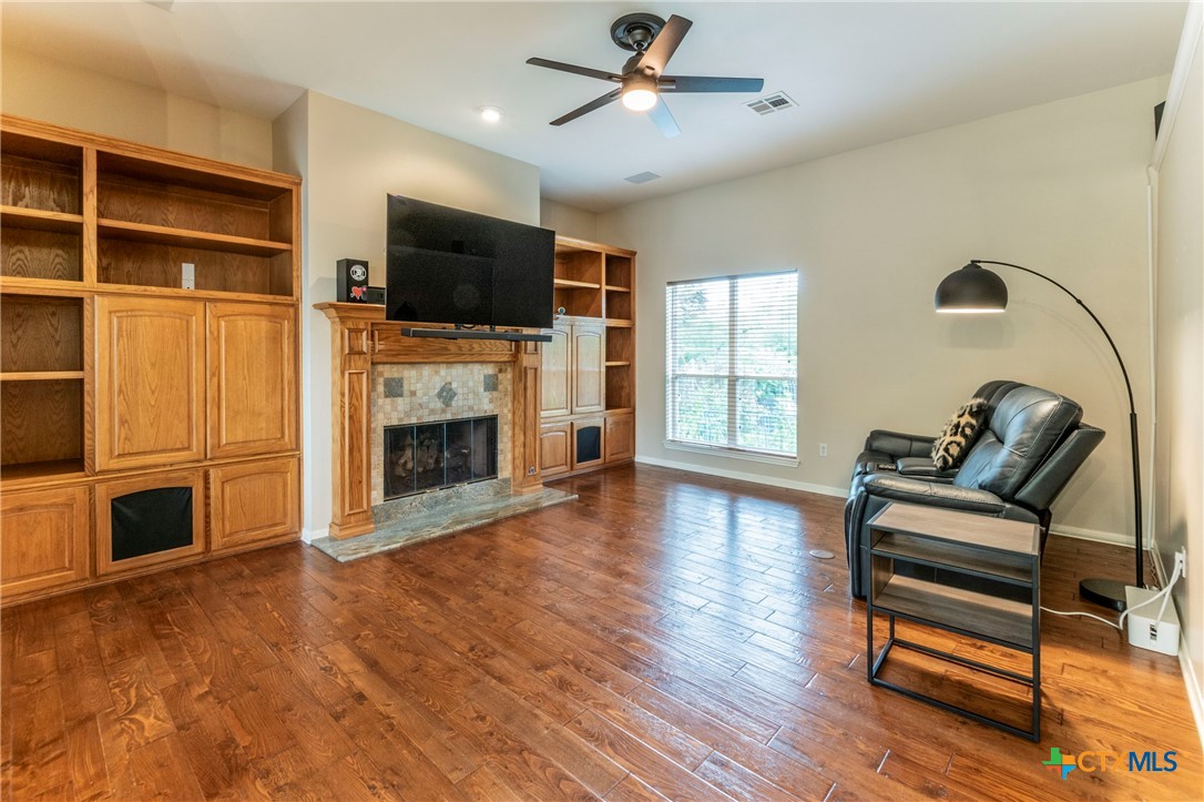 11021 Granbury Cove Property Photo 10