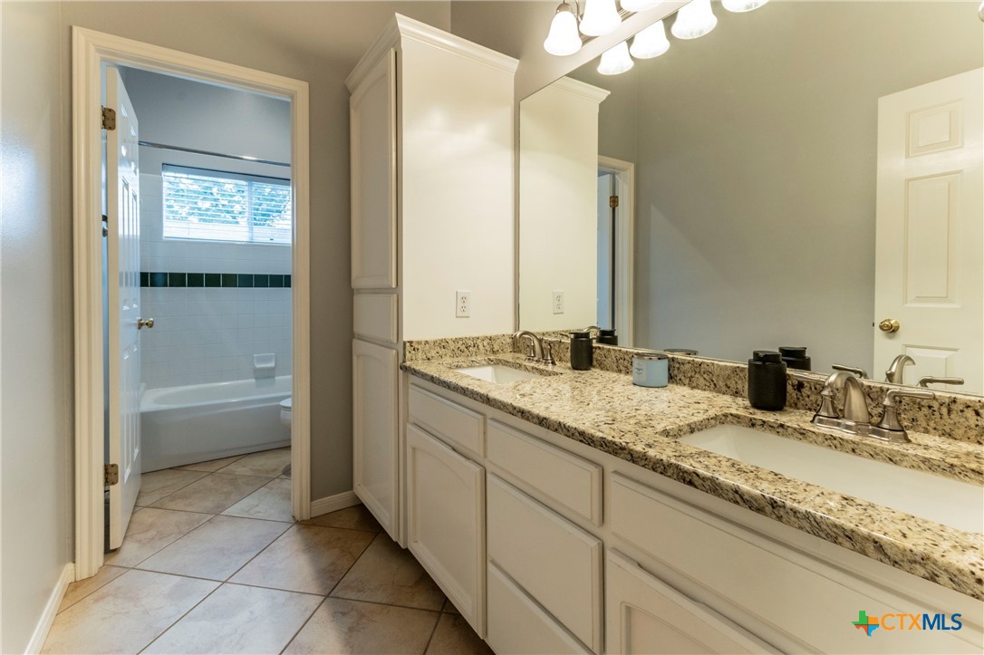 11021 Granbury Cove Property Photo 22