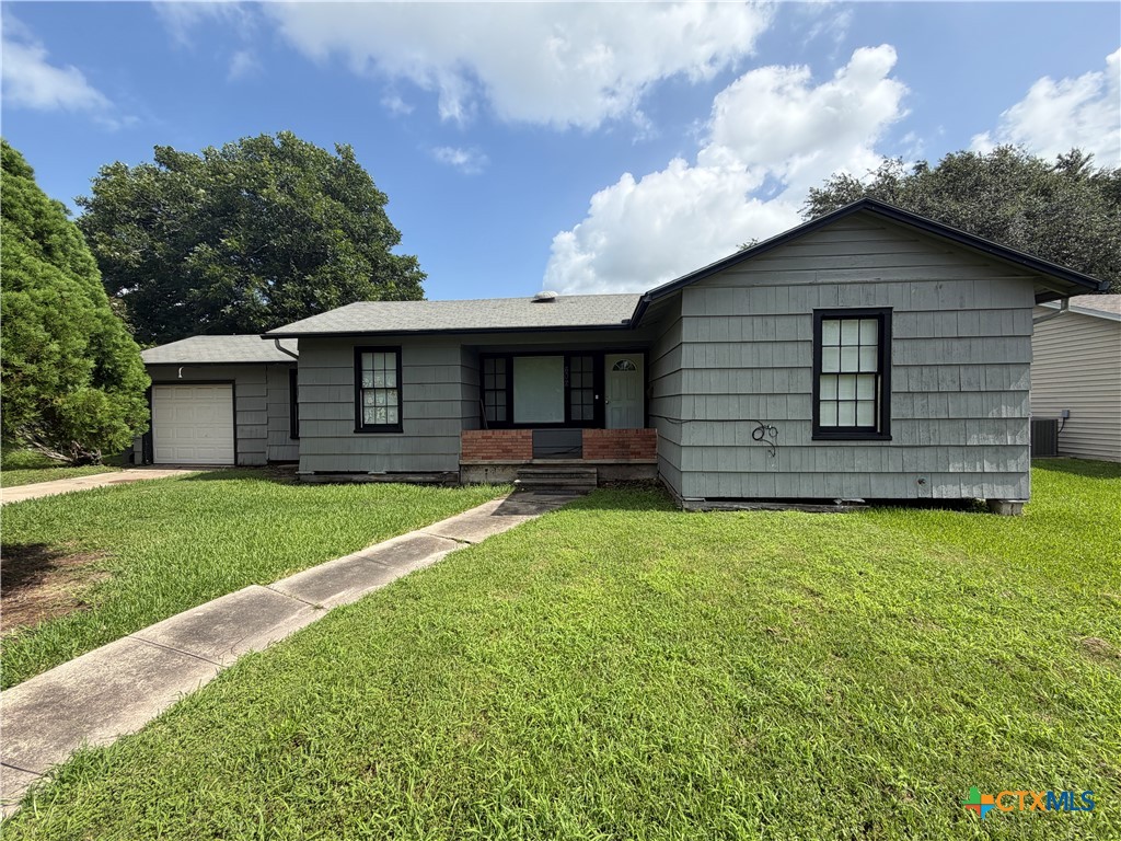 602 E Rosebud