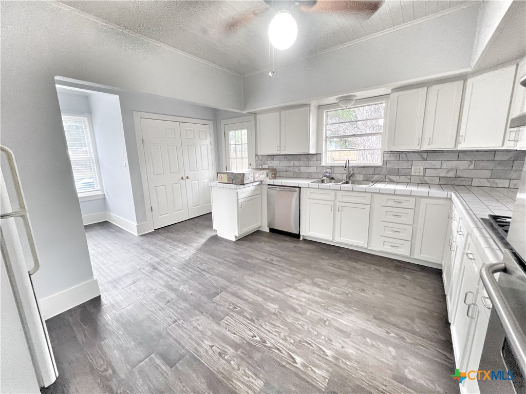420 Willow Avenue A Property Photo 8