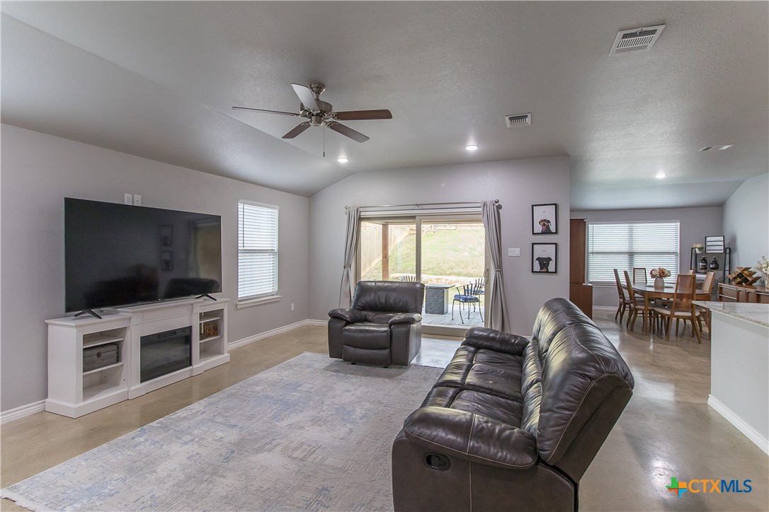 1715 Dryden Avenue Property Photo 10
