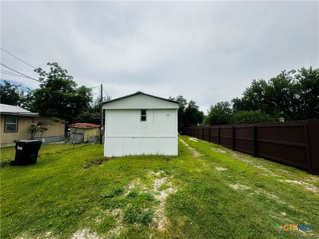 217 E Schulz Street Property Photo 4