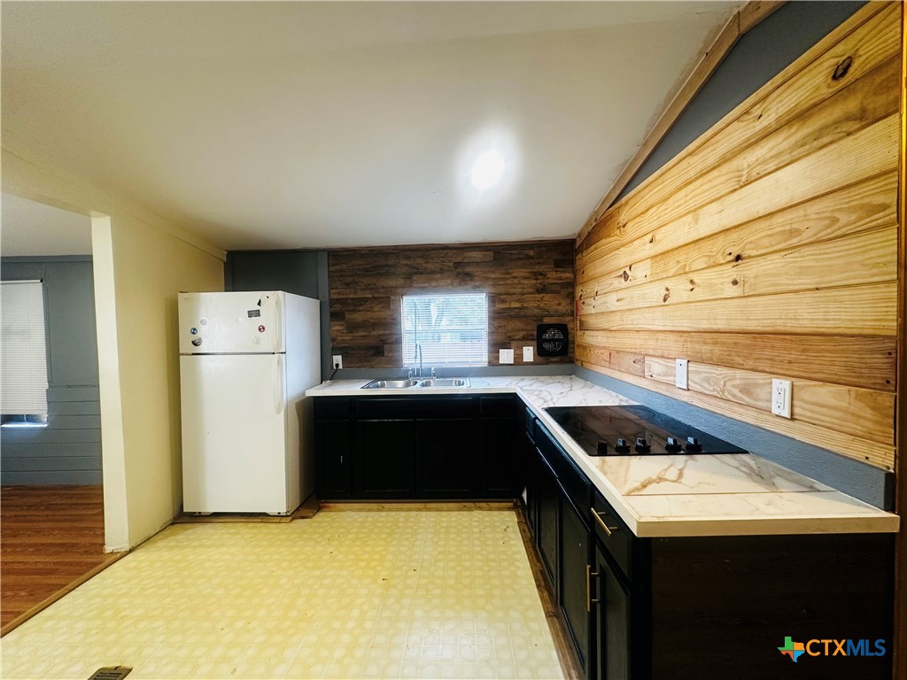 217 E Schulz Street Property Photo 7
