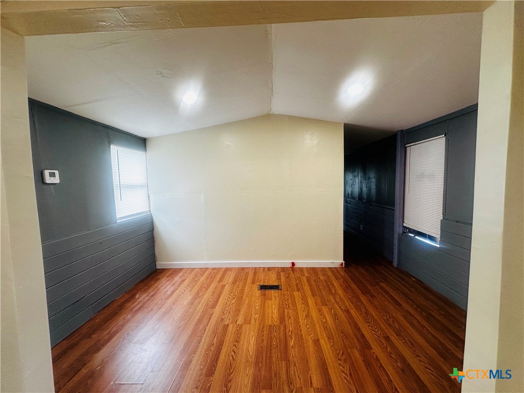 217 E Schulz Street Property Photo 8