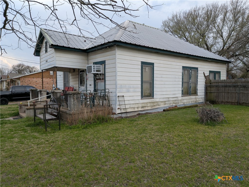 602 Andrews Street Property Photo 3