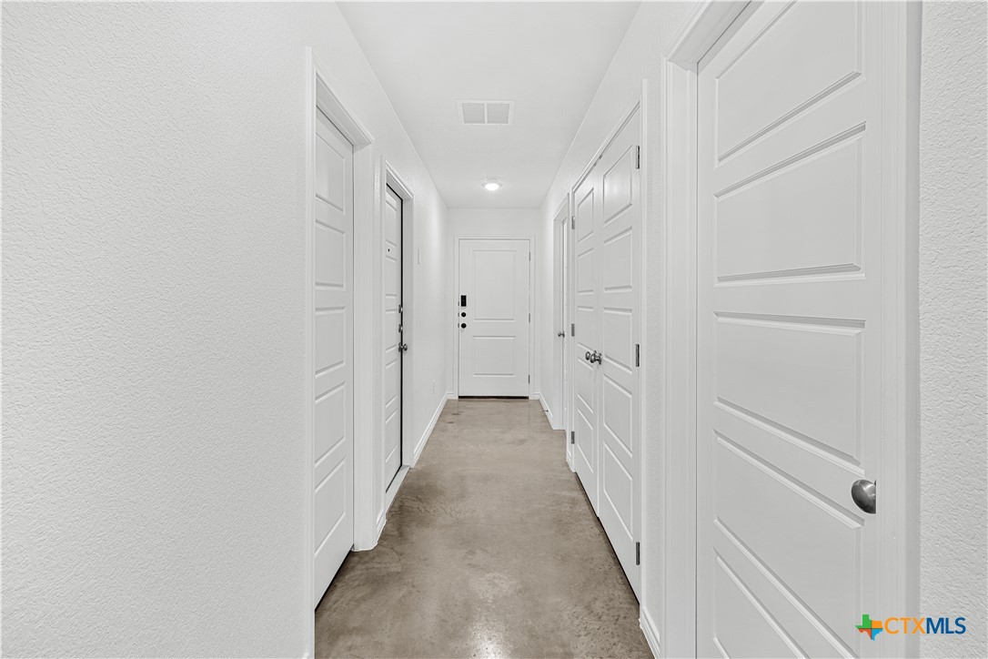 1214 Concord Drive B Property Photo 2