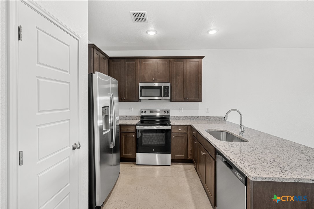 1214 Concord Drive B Property Photo 5