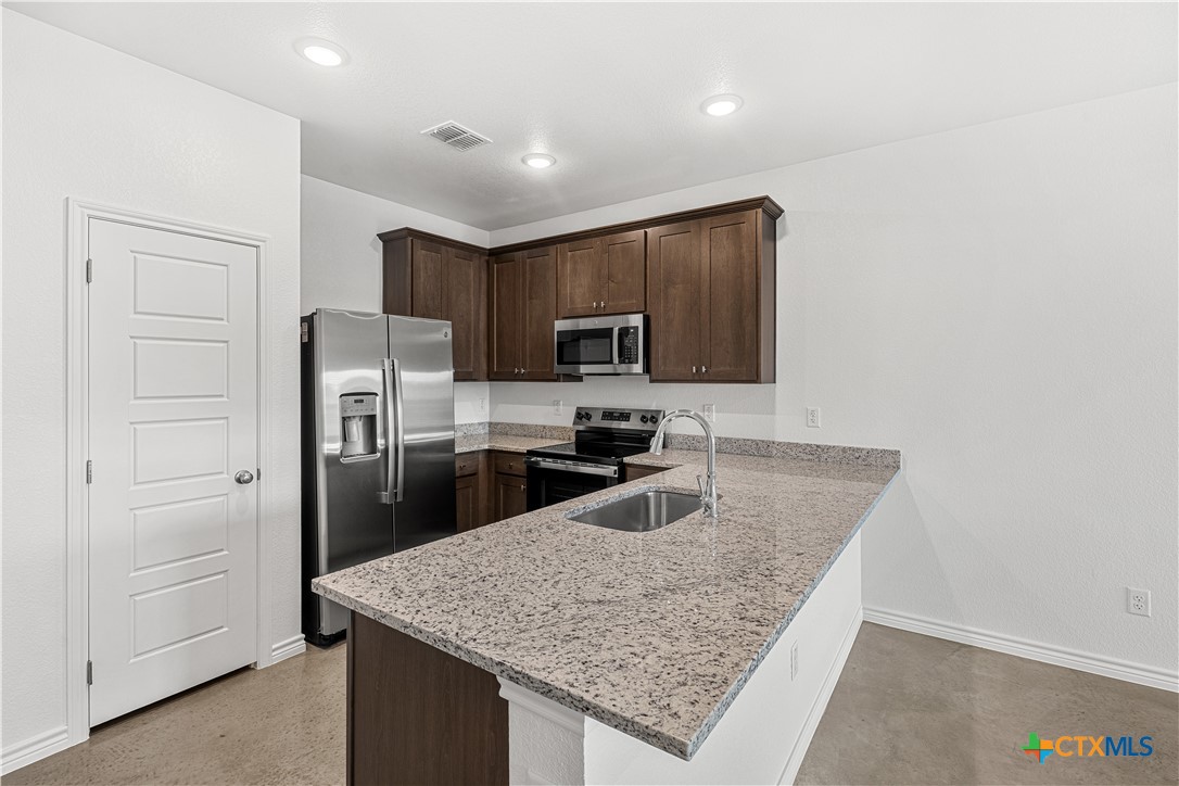 1214 Concord Drive B Property Photo 6