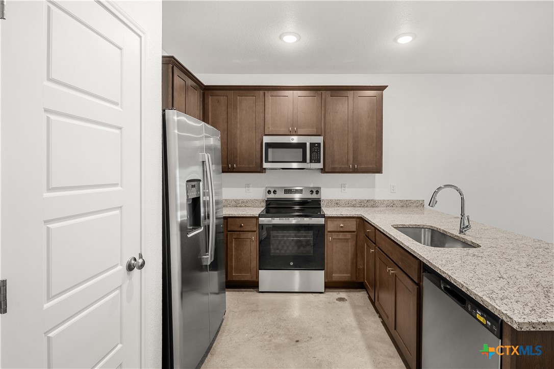 1226 Concord Drive B Property Photo 5