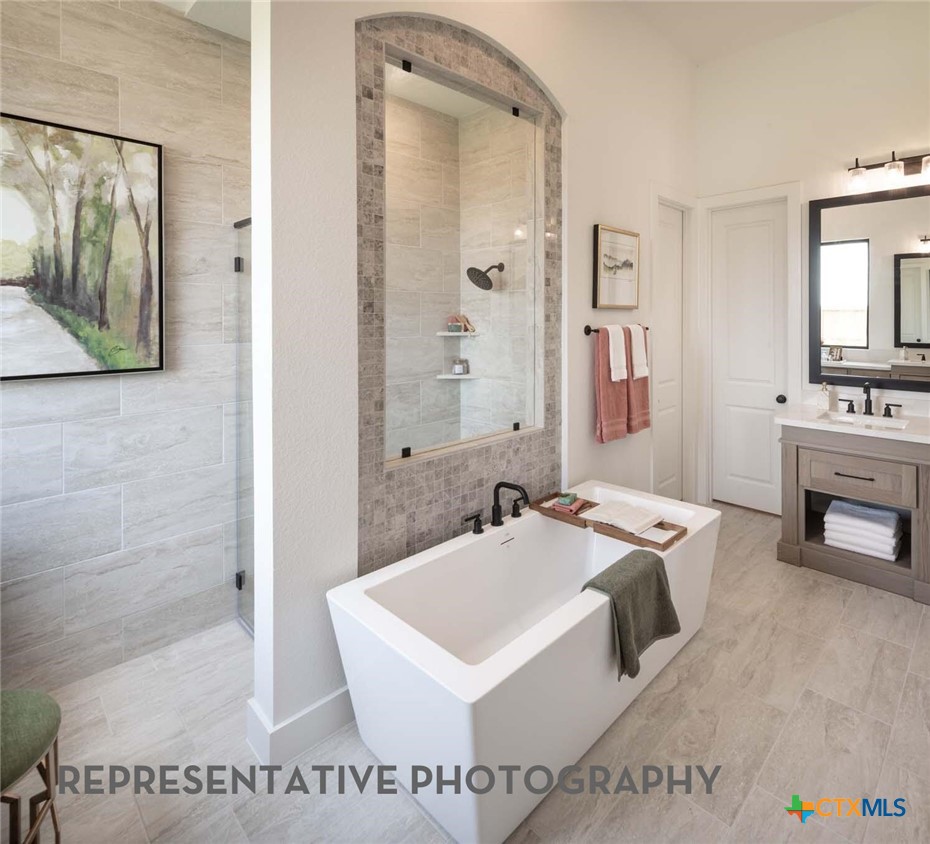 112 Las Posas Drive Property Photo 14
