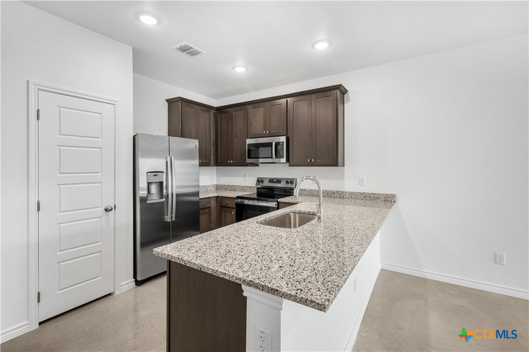 1230 Concord Drive B Property Photo 6