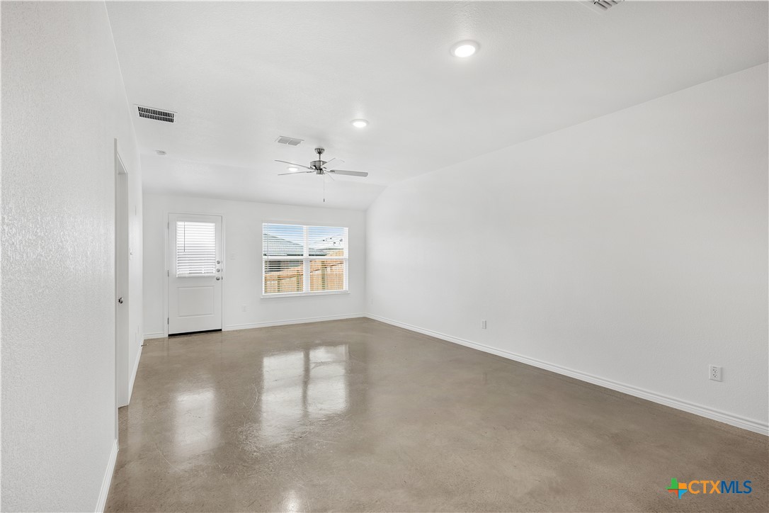 1230 Concord Drive B Property Photo 9