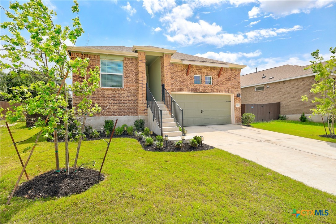 2333 Four Waters Loop Property Photo 3