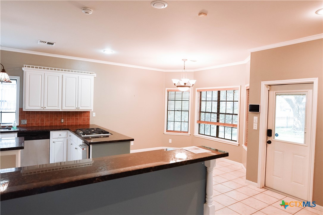 406 Woodway Drive Property Photo 9
