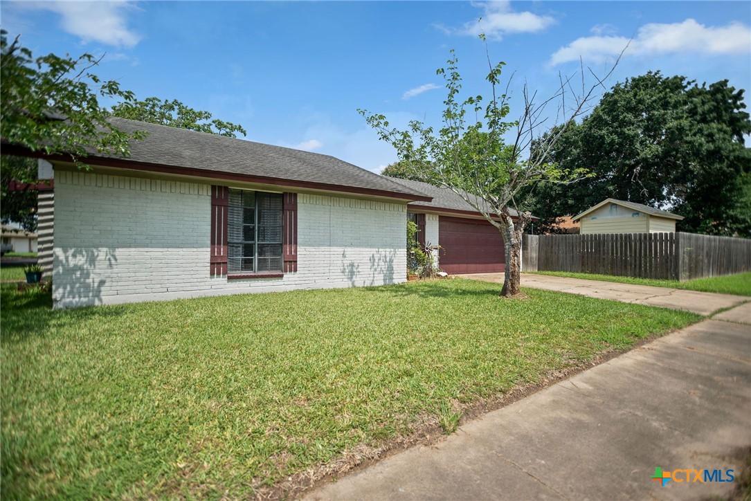 102 Sagemont Avenue Property Photo 4