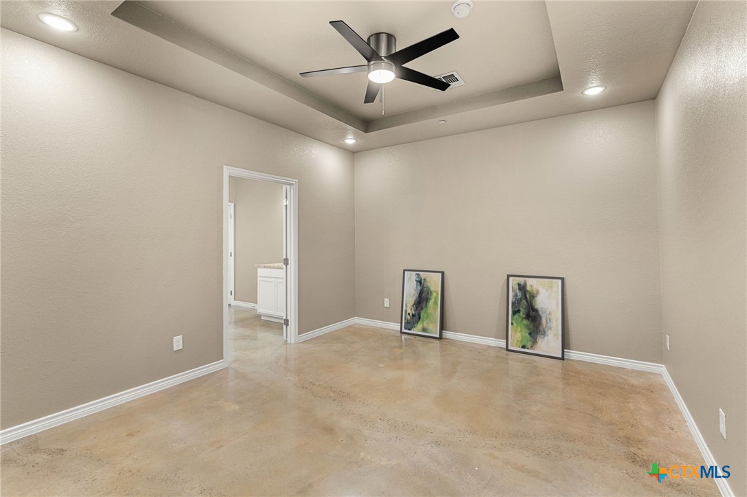 408 W Avenue C Property Photo 14