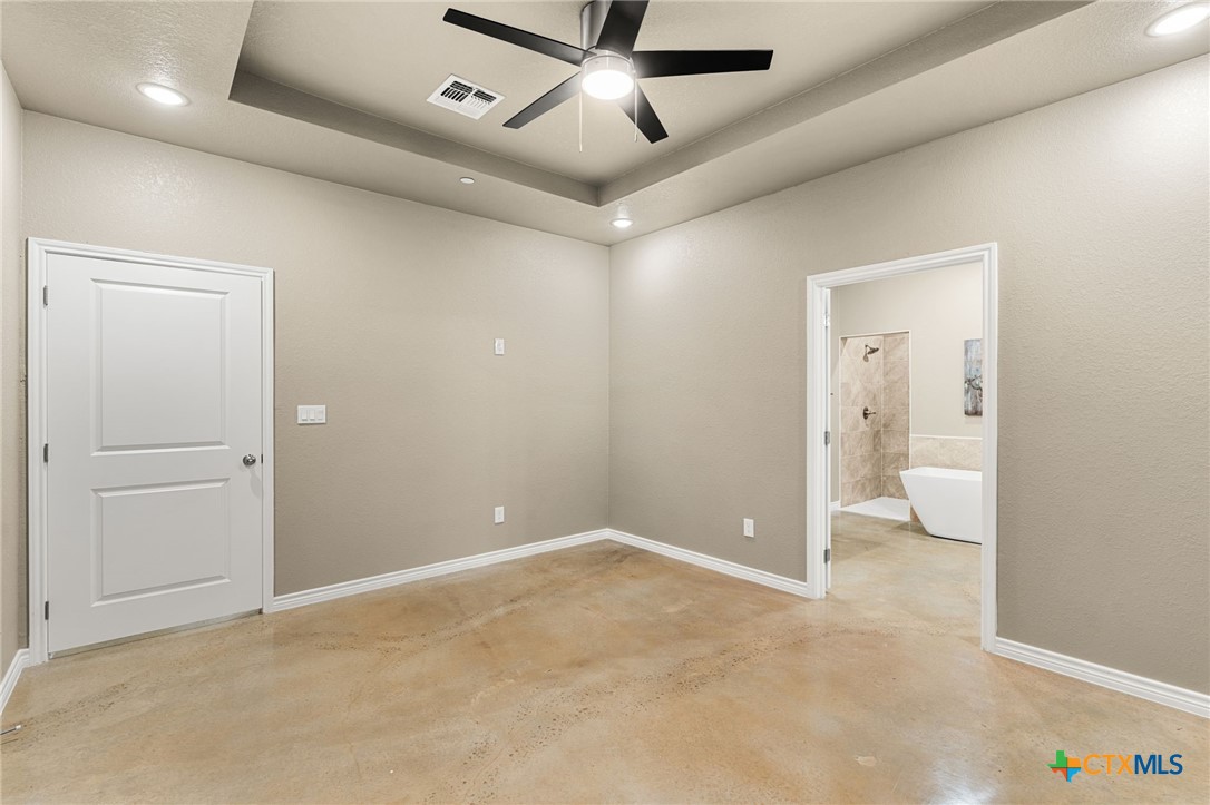 408 W Avenue C Property Photo 15