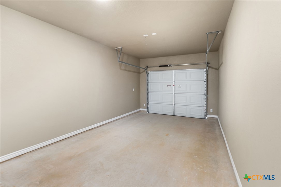 408 W Avenue C Property Photo 27