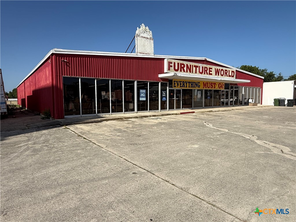 506 W Veterans Memorial Boulevard Property Photo 3