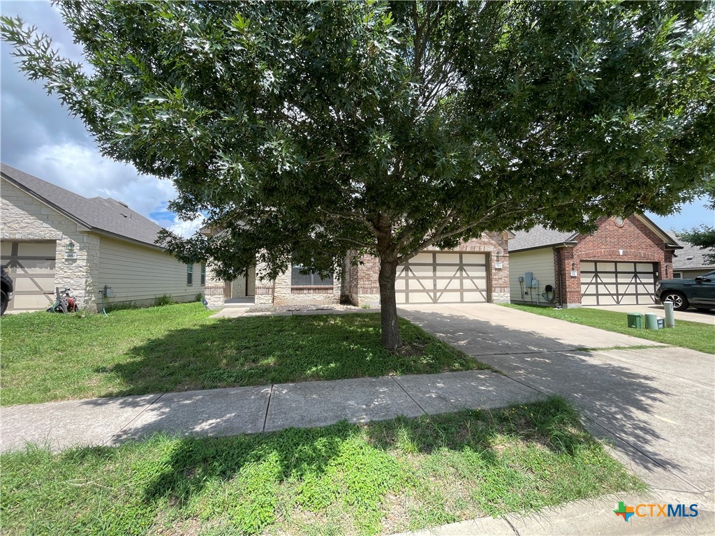 1104 Lonesome Oak Drive Property Photo 1