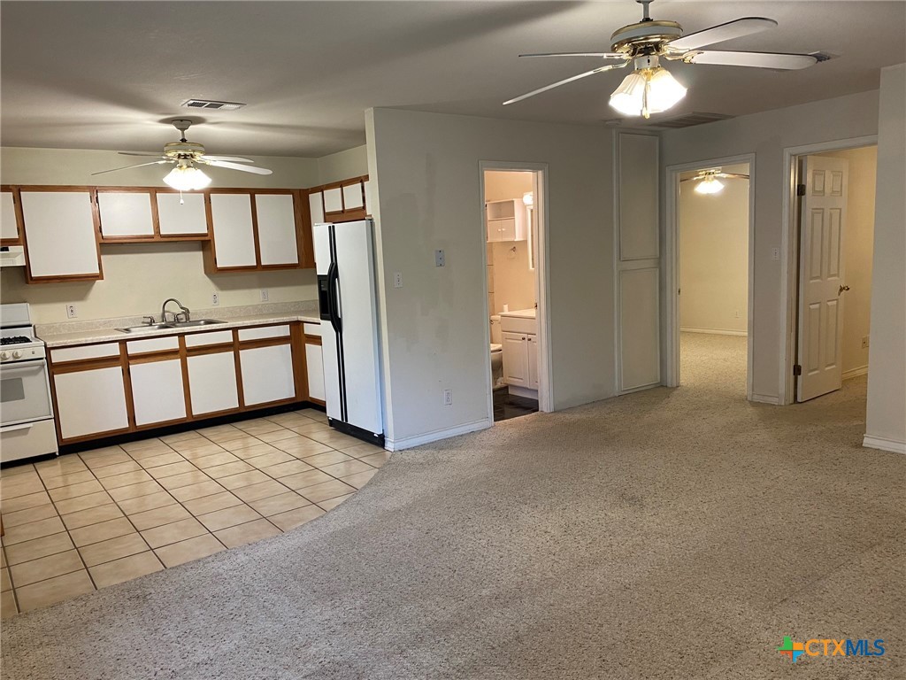 570 Beverly Lane Property Photo 7