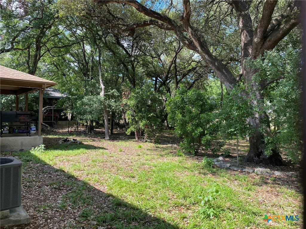 570 Beverly Lane Property Photo 13