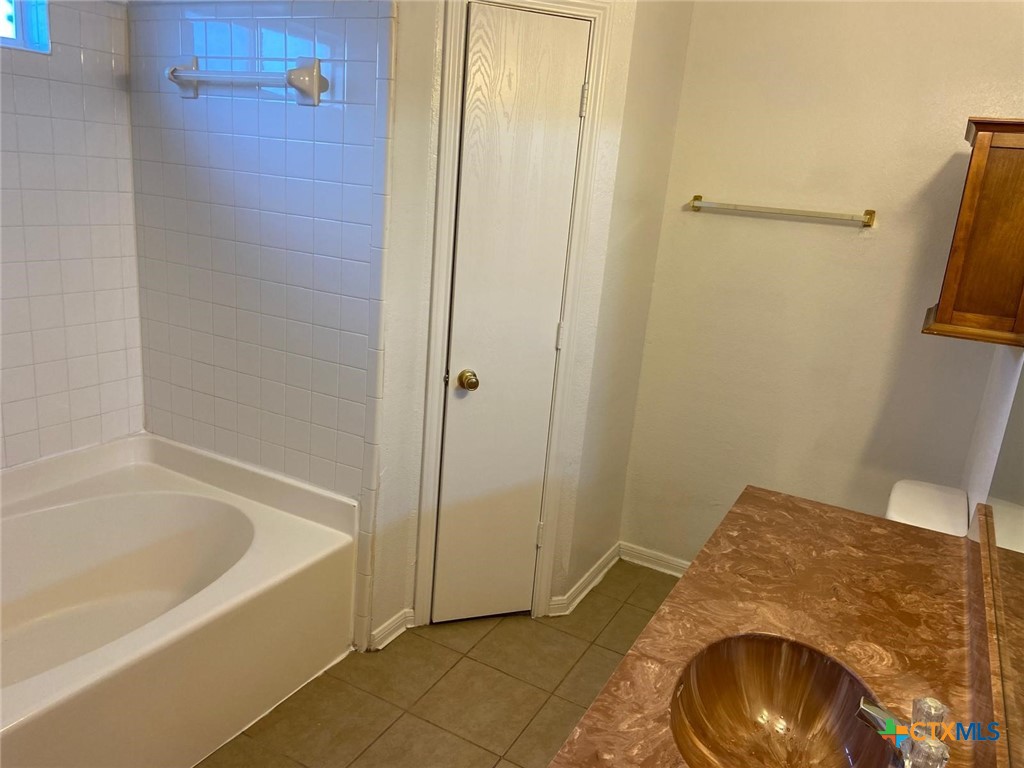 4102 Waterproof Drive Property Photo 32
