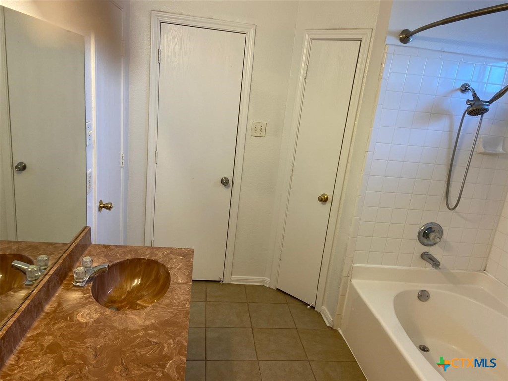 4102 Waterproof Drive Property Photo 33