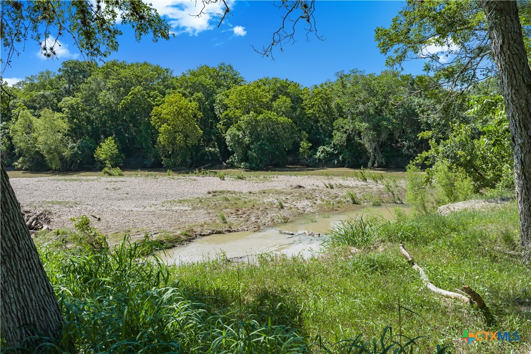 850 Crestview Drive Property Photo 9
