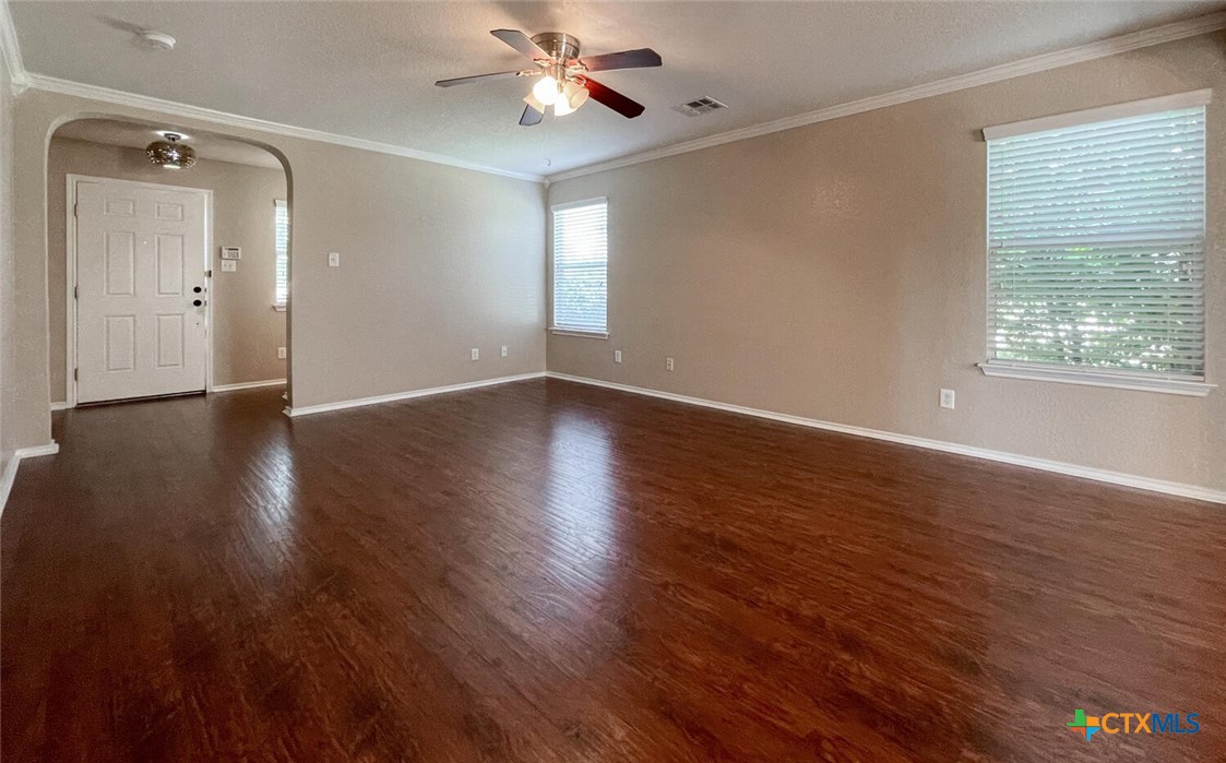 2237 Stoneleigh Drive Property Photo 2
