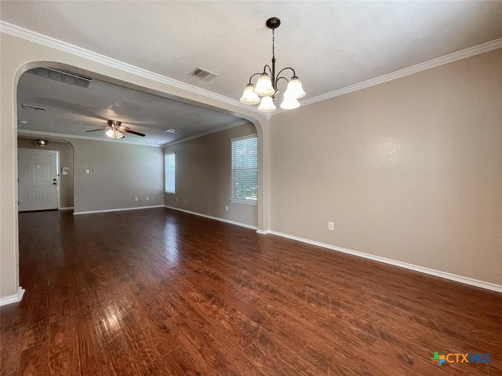 2237 Stoneleigh Drive Property Photo 5
