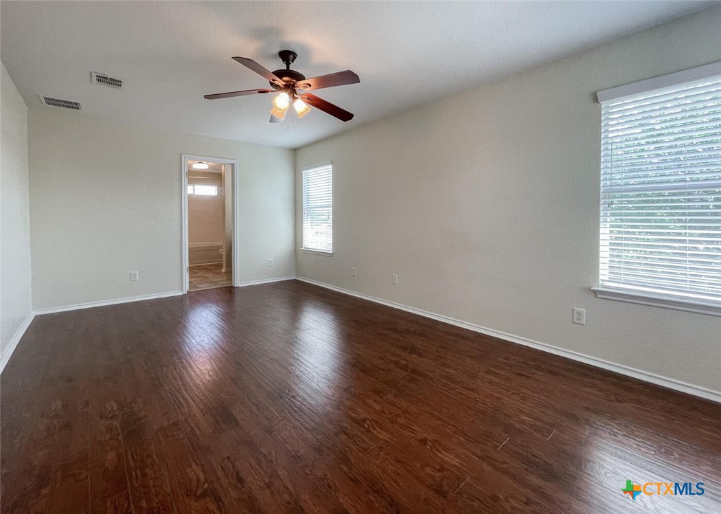 2237 Stoneleigh Drive Property Photo 13