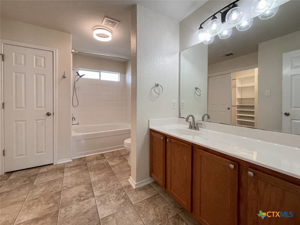 2237 Stoneleigh Drive Property Photo 15