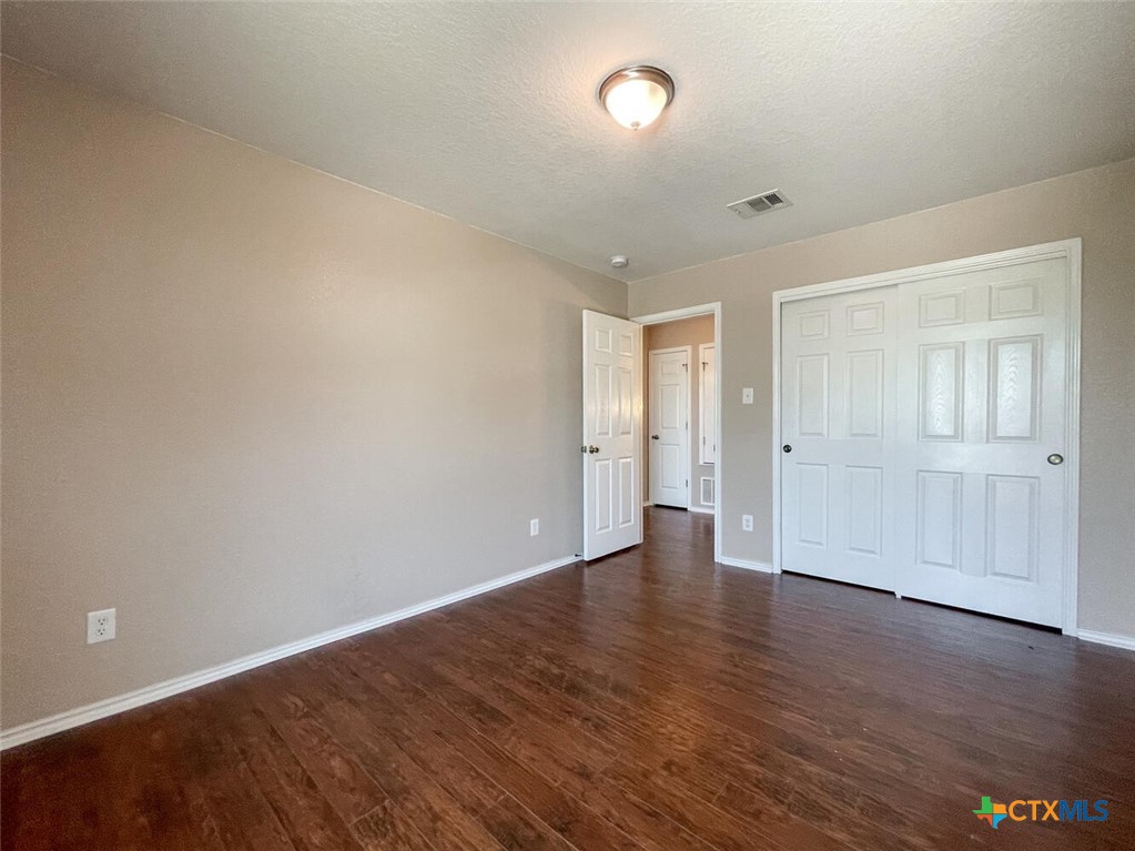 2237 Stoneleigh Drive Property Photo 17
