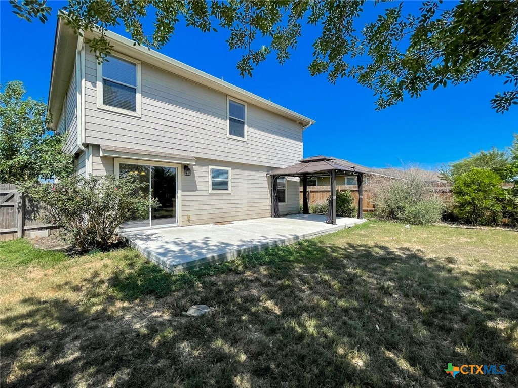 2237 Stoneleigh Drive Property Photo 24