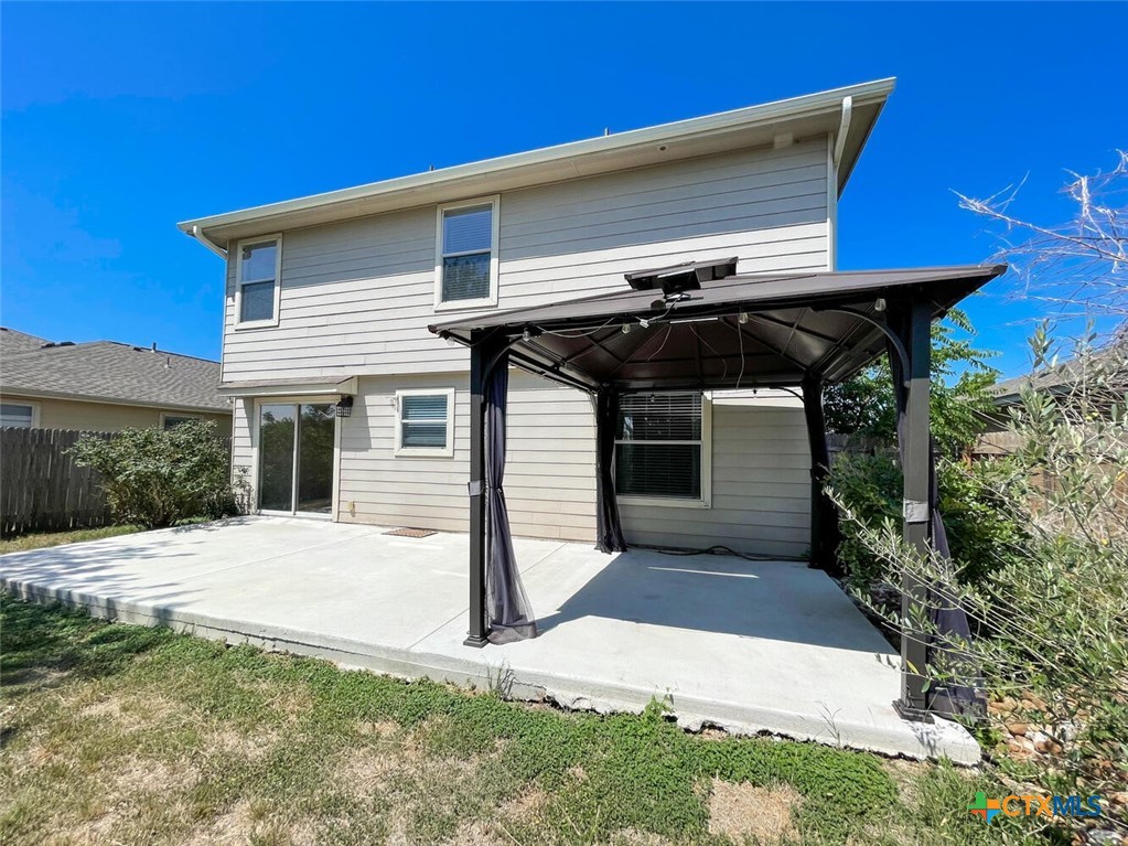 2237 Stoneleigh Drive Property Photo 25