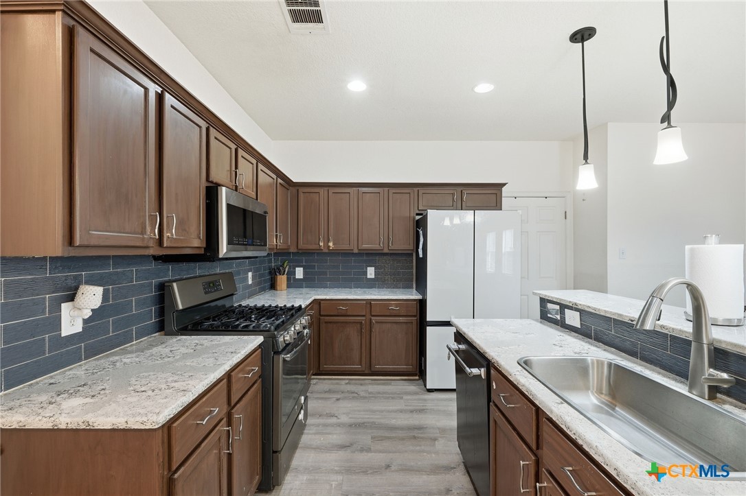 1410 Katie Lynch Drive Property Photo 10